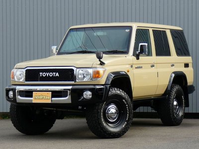 TOYOTA LAND CRUISER 70