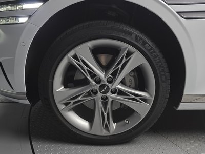صورة 6 لـ 2024 Genesis G90