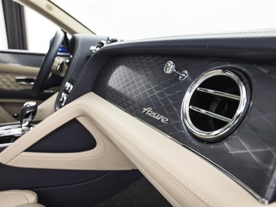 2023 Bentley BENTAYGA — миниатюра 16