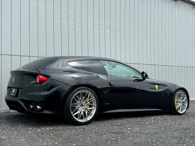 FERRARI FF - 10