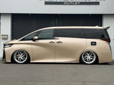 TOYOTA VELLFIRE - 4