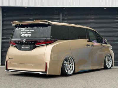 TOYOTA VELLFIRE - 9