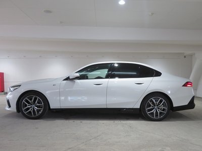 2024 BMW 5 SERIES thumbnail 34