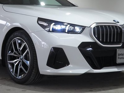 2024 BMW 5 SERIES thumbnail 36