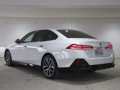 2024 BMW 5 SERIES thumbnail 33