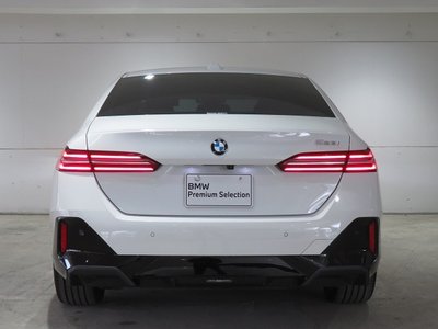 2024 BMW 5 SERIES thumbnail 32
