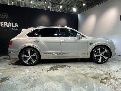 BENTLEY BENTAYGA - 8
