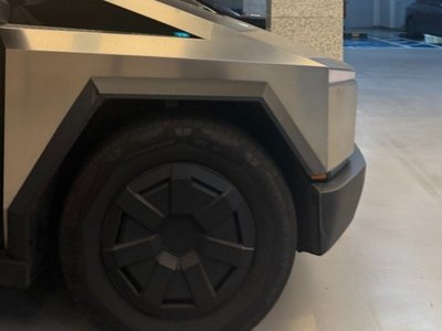 2025 Tesla CYBERTRUCK 缩略图 11