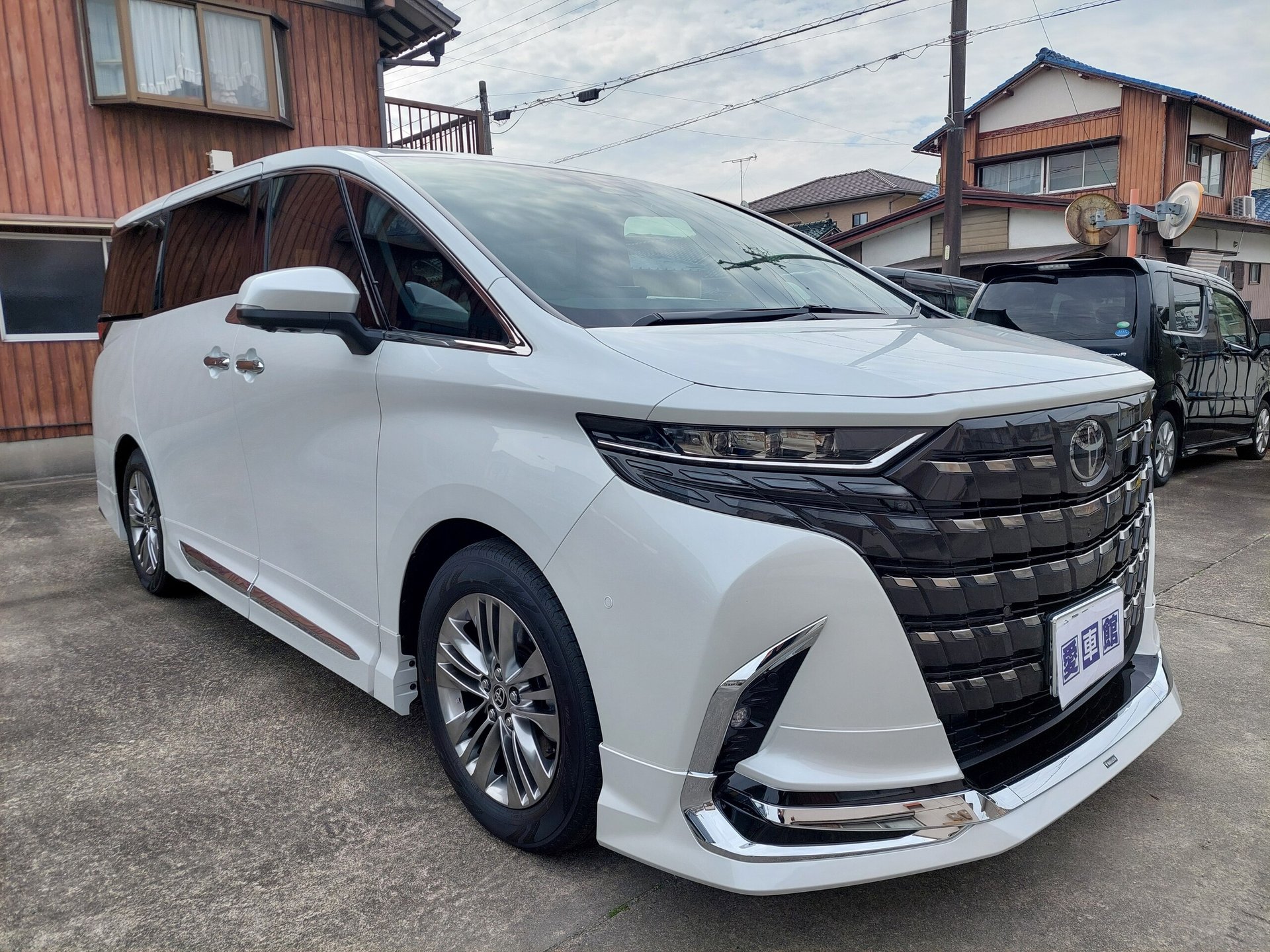 TOYOTA ALPHARD - View 1