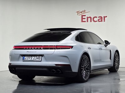 PORSCHE PANAMERA - 3