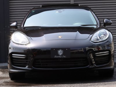 PORSCHE PANAMERA - 3