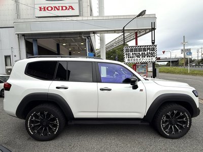 TOYOTA LAND CRUISER 300 - 10