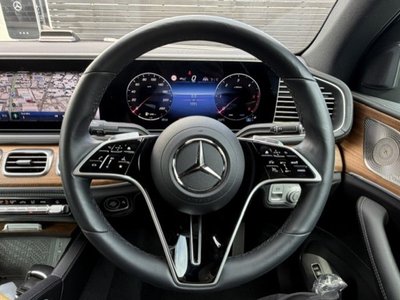 2025 Mercedes-BENZ GLE — миниатюра 12