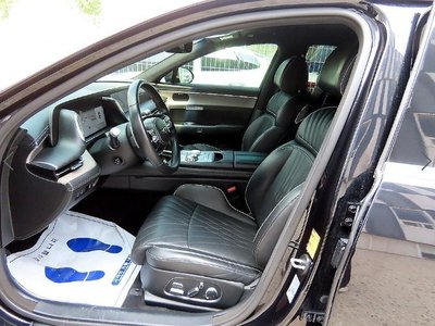 صورة 6 لـ 2022 Genesis G90 (RS4)