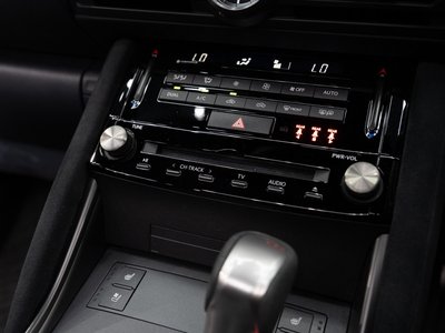 LEXUS IS - 9