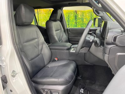 TOYOTA LAND CRUISER 250 - 8