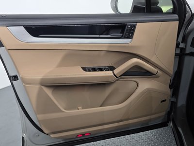 2023 Porsche CAYENNE thumbnail 14