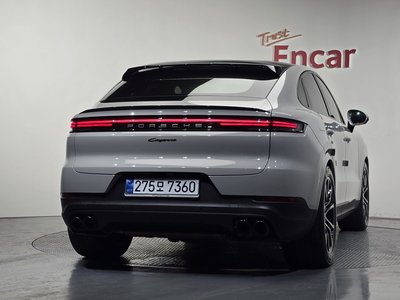 صورة 3 لـ 2023 Porsche CAYENNE