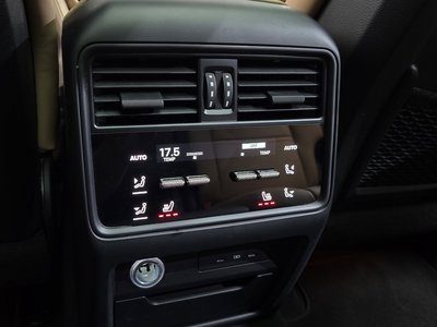 2023 Porsche CAYENNE thumbnail 34