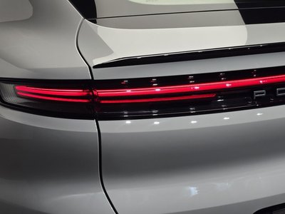 صورة 10 لـ 2023 Porsche CAYENNE
