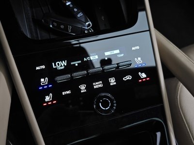 2023 Porsche CAYENNE thumbnail 32