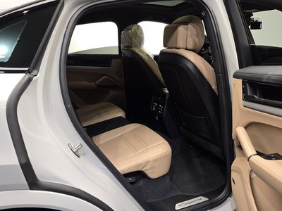 2023 Porsche CAYENNE thumbnail 17