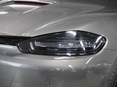 PORSCHE 718 BOXSTER - 8