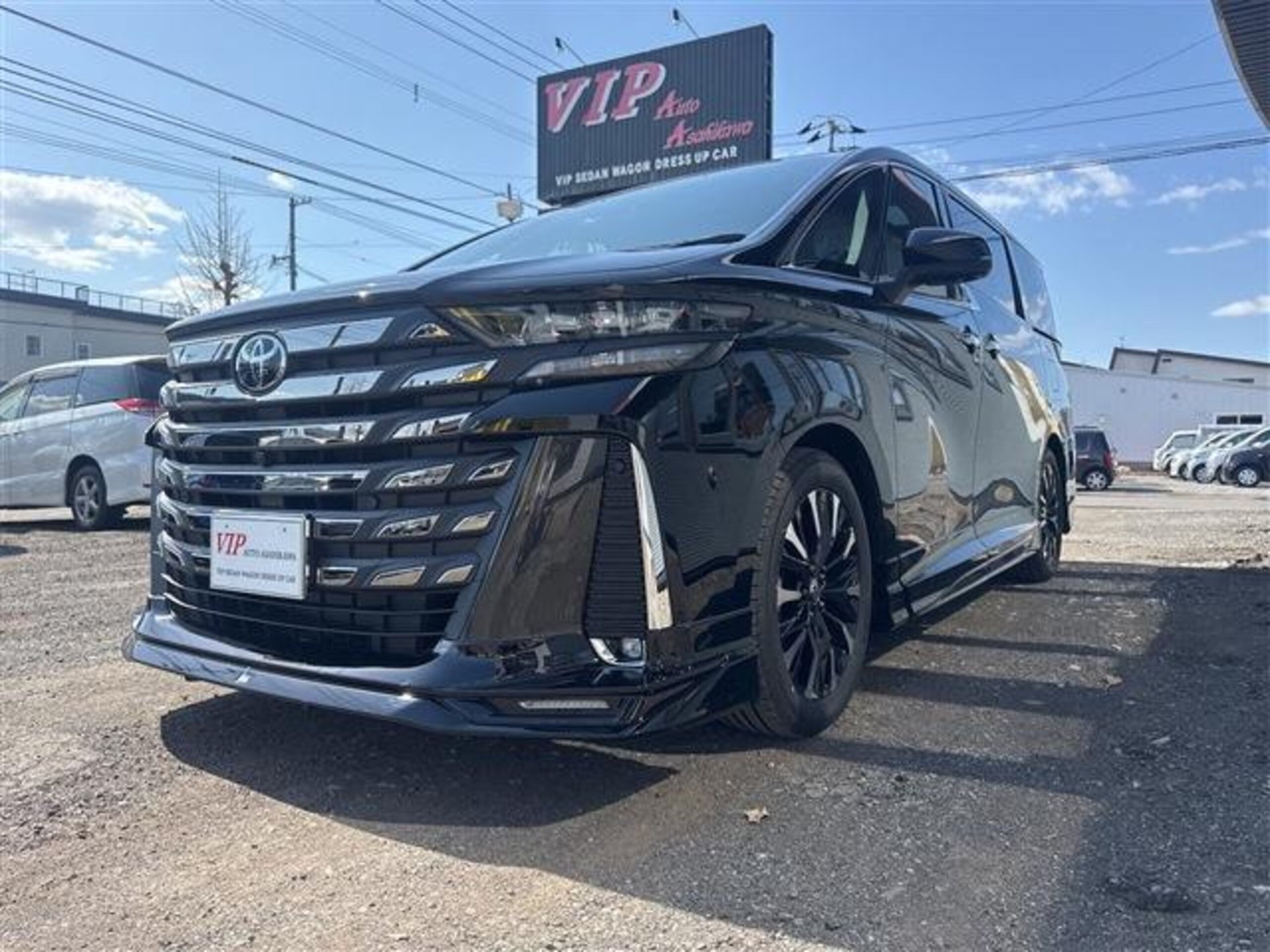 TOYOTA VELLFIRE - View 1