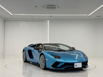 LAMBORGHINI AVENTADOR ROADSTER