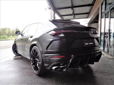 LAMBORGHINI URUS - 3