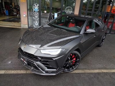 LAMBORGHINI URUS - 2