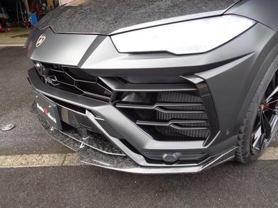 LAMBORGHINI URUS - 8