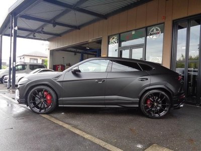 LAMBORGHINI URUS - 5