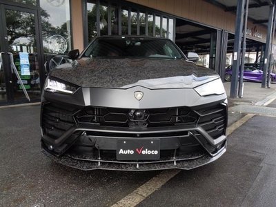 LAMBORGHINI URUS - 4