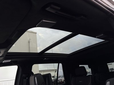 صورة 4 لـ 2023 Cadillac ESCALADE