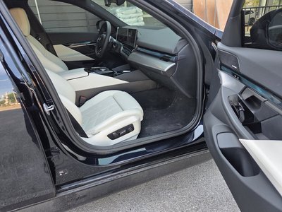 صورة مصغرة 14 لـ 2025 BMW 5 SERIES
