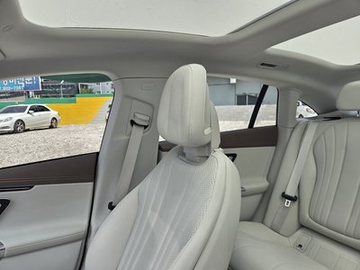 صورة 7 لـ 2024 Mercedes-BENZ EQE
