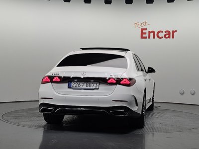 MERCEDES-BENZ E-CLASS - 4