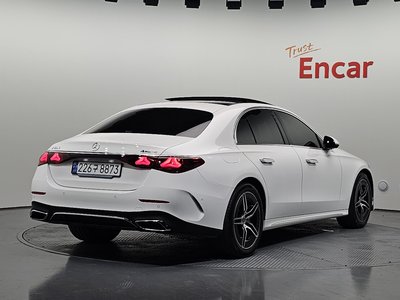 MERCEDES-BENZ E-CLASS - 3