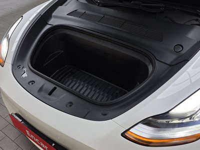 TESLA MODEL Y - 7