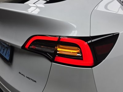TESLA MODEL Y - 10