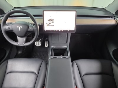 TESLA MODEL Y - 5