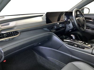 صورة 10 لـ 2024 Toyota CROWN SPORT