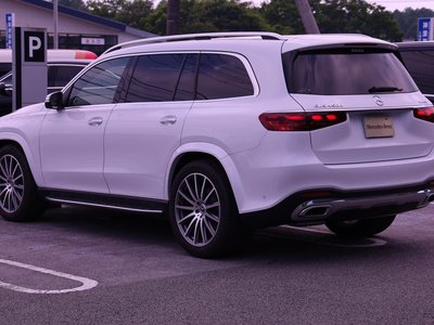 2025 Mercedes-BENZ GLS — фото 8
