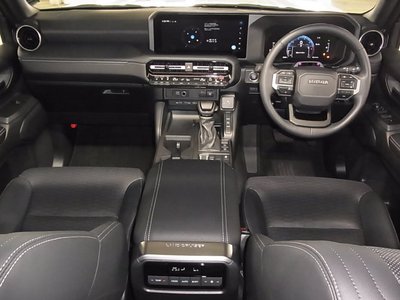 TOYOTA LAND CRUISER 250 - 7