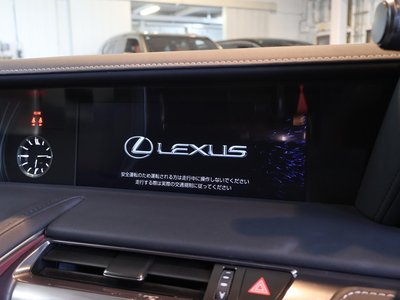 2017 Lexus LC — миниатюра 25