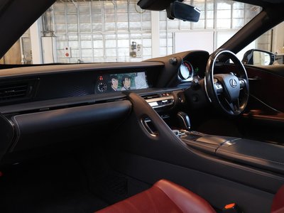 2017 Lexus LC — миниатюра 15