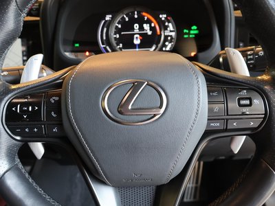 2017 Lexus LC — миниатюра 23