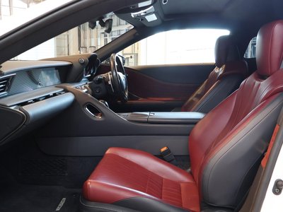 2017 Lexus LC — миниатюра 16