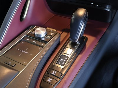 2017 Lexus LC — миниатюра 29